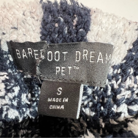 Barefoot Dreams Cozy Chic Abstract Check Dog
Sweater Size Small - Picture 5 of 16